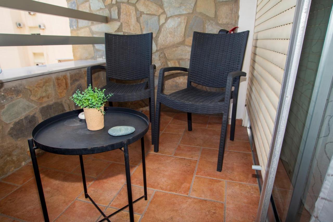 Central, By Sea, Seaview, Renovated 1 Bedroom Flat Ларнака Екстериор снимка