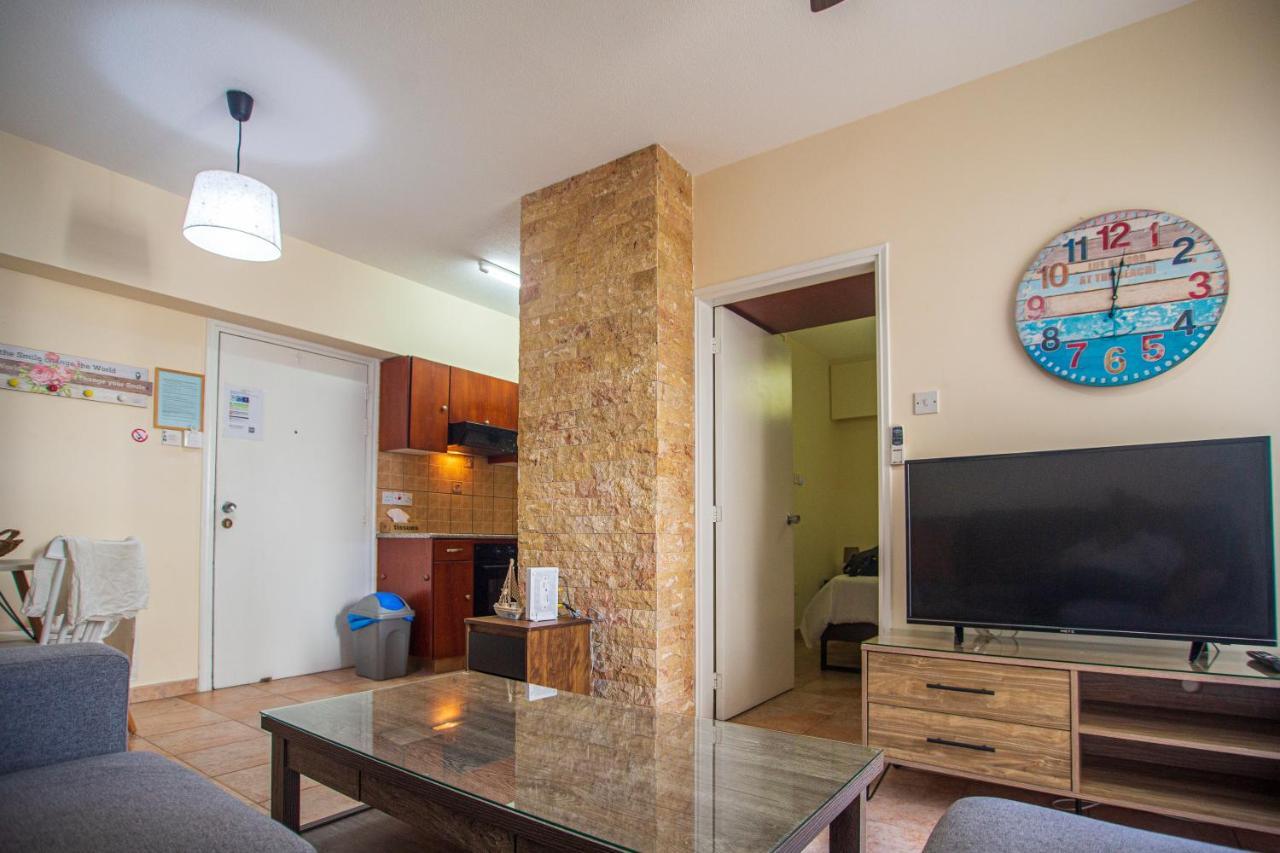 Central, By Sea, Seaview, Renovated 1 Bedroom Flat Ларнака Екстериор снимка