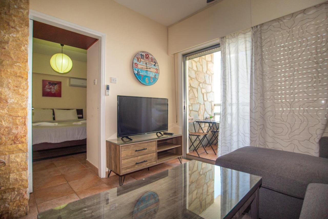 Central, By Sea, Seaview, Renovated 1 Bedroom Flat Ларнака Екстериор снимка